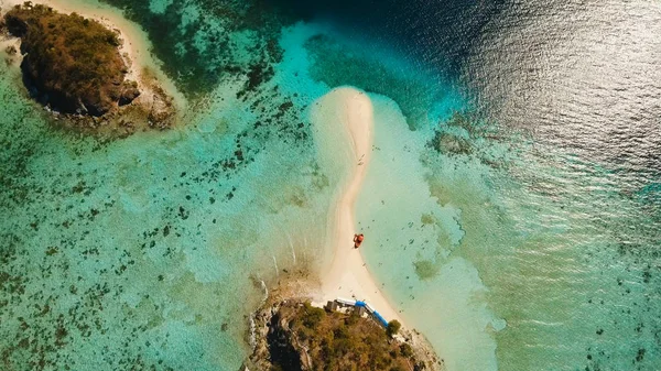 Aerial view beautiful beach on a tropical Bulog Dos Island. Philippines. — Stock Photo, Image