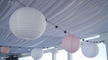 Ziyafet salonu düğün dekorasyonu.