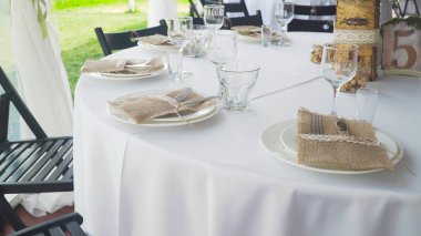 Şenlikli bir tablo hizmet.