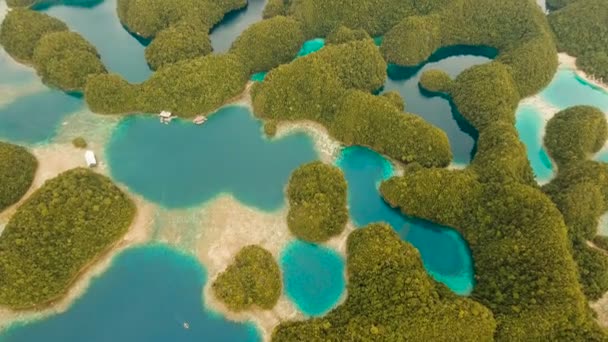 Flygfoto tropisk lagun, hav, strand.Bucas Grande Island, Sohoton Cove. Filippinerna. — Stockvideo