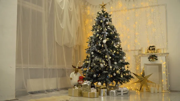 Decorated christmas tree. — Stock Photo, Image