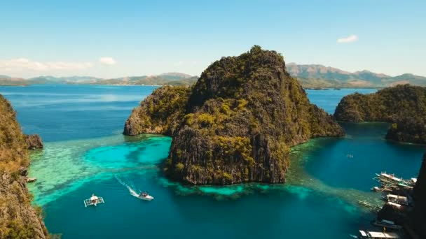 Krásná Laguna v Kayangan Lake, Filipíny, Coron, Palawan. — Stock video