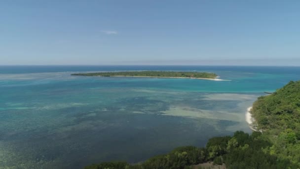 Tropik ada Magalawa ile plaj. — Stok video