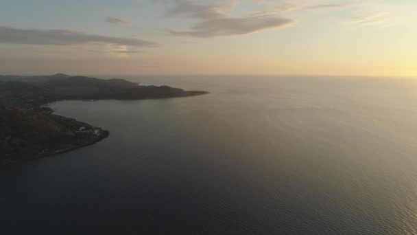 Havslandskap vid solnedgången. — Stockvideo