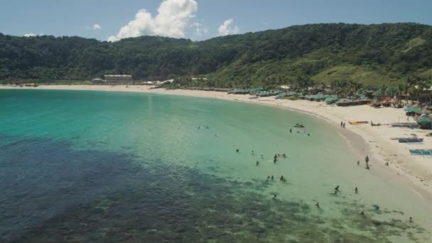 Θαλάσσιο τοπίο με παραλία και θάλασσα. Φιλιππίνες, Λουζόν. — Αρχείο Βίντεο