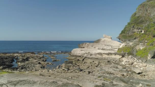 Kapurpurawan Rock Formation in Ilocos Norte Philippines — Stock Video