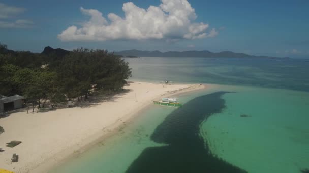 有海滩和大海的海景。菲律宾，吕宋. — 图库视频影像