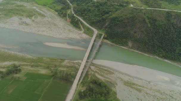 Podul peste râu. Filipine, Luzon — Videoclip de stoc