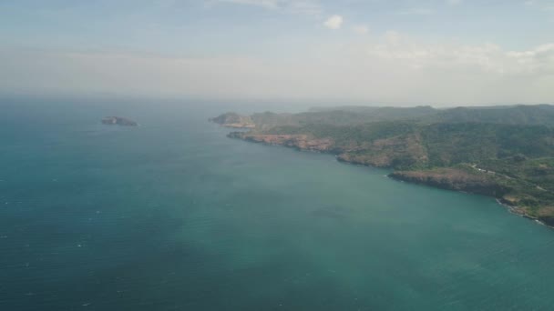 Paisaje marino con playa. Filipinas, Luzón — Vídeos de Stock