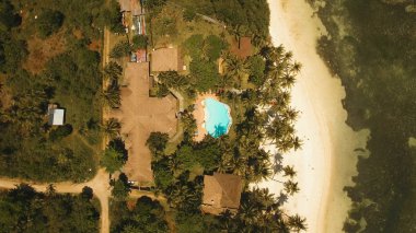 Hava güzel bir plaj tropikal bir adada görüntüleyin. Filipinler, Anda alan.