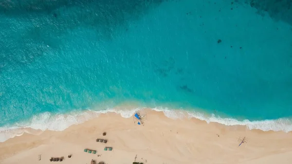 Tropikal adada hava manzaralı güzel bir plaj. Filipinler Boracay Adası. — Stok fotoğraf