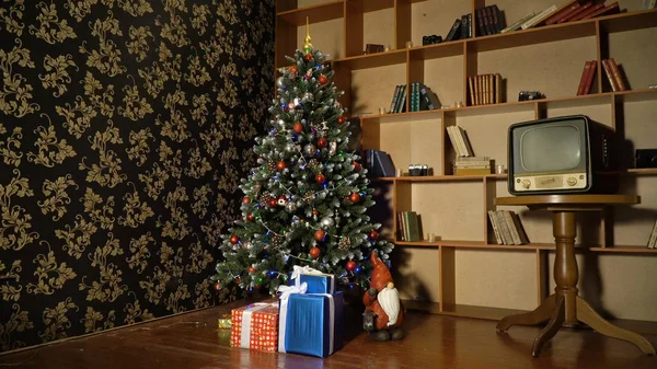 装饰过的圣诞树. — 图库照片