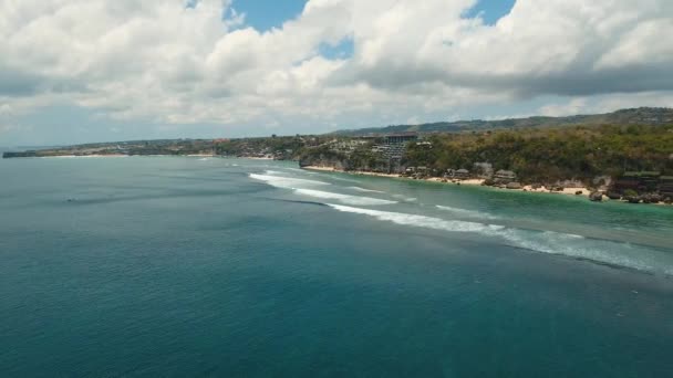 Letecký pohled krásné pláže, Bali. — Stock video