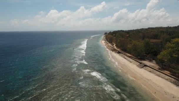 Aerial view beautiful beach on a tropical island. Nusa Penida, Bali, Indonesia. — Stock Video