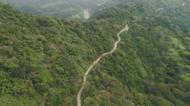 Dağ yolu adanın Luzon, Filipinler.