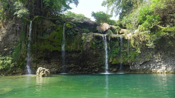 Beautiful tropical waterfall. Philippines, Luzon — Stock Photo, Image