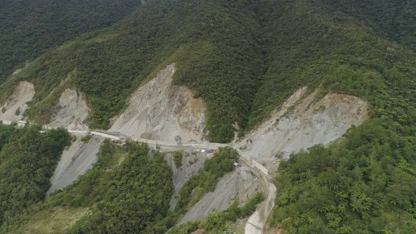 Construção Barreiras Proteção Contra Quedas Rochas Deslizamentos Terra Província Montanhosa — Fotografia de Stock