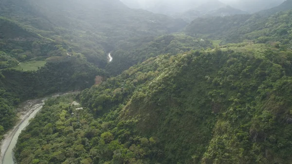 Paysage montagneux aux Philippines, Luçon . — Photo