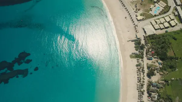 Seascape com praia e mar. Filipinas, Luzon. — Fotografia de Stock