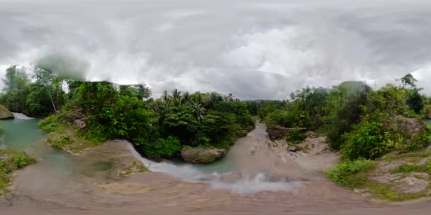 Bela cachoeira tropical 360VR — Vídeo de Stock