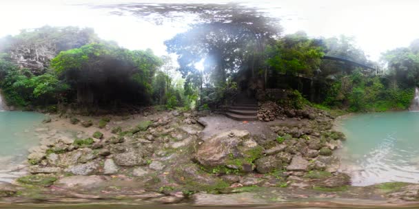 Bela cachoeira tropical 360VR — Vídeo de Stock