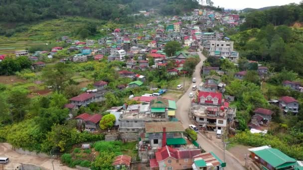 Typische Häuser der Bergprovinz Sagada auf den Philippinen. — Stockvideo