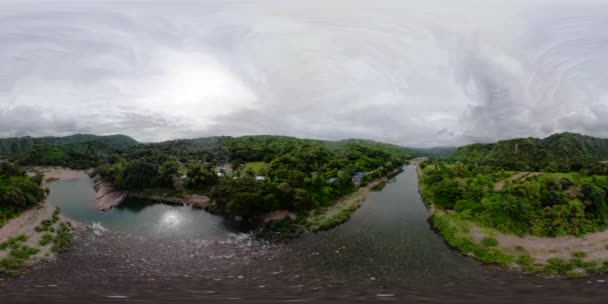 Річка в джунглях, Філіппіни, Лусон. VR 360 — стокове відео