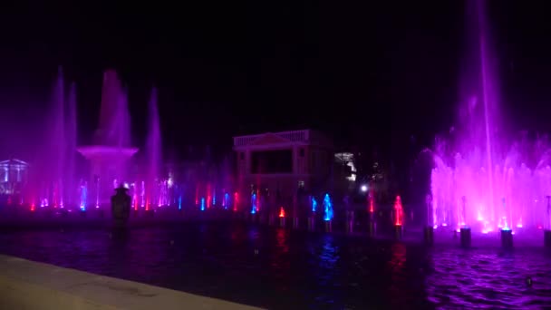 Dancing fountain show. Vigan city, Philippines. — Stock Video