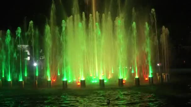 Taneční přehlídka fontán. Vigan city, Filipíny. — Stock video
