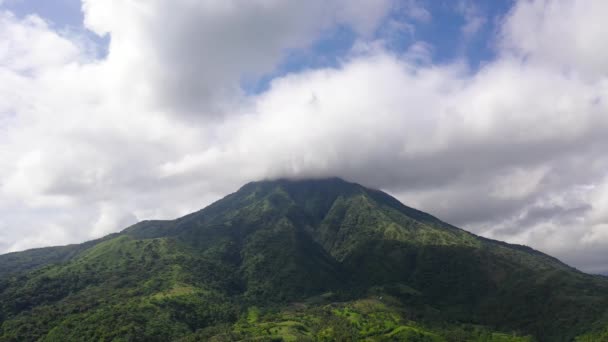 Mt. Masaraga, um dos vulcões da região de Bicol. Paisagem montesa, Legaspi, Filipinas . — Vídeo de Stock
