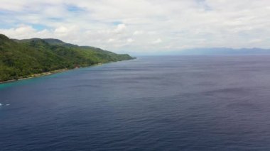Adalı deniz burnu, hava manzaralı. So God Bay, Leyte Adası, Filipinler.