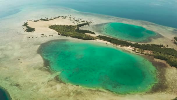 Baia con isole tropicali e barriera corallina.. Palawan, Filippine — Video Stock