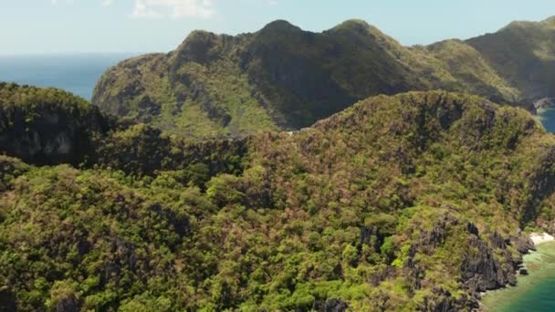 Θαλάσσιο τοπίο με τροπικά νησιά El Nido, Palawan, Φιλιππίνες — Αρχείο Βίντεο