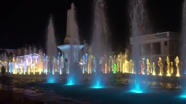 Spettacolo di fontane. Vigan città, Filippine. — Video Stock