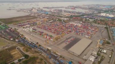 Surabaya, Java, Endonezya 'daki kargo ve yolcu limanı