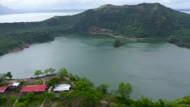 Cráter del lago en el volcán Taal. Filipinas. — Vídeos de Stock