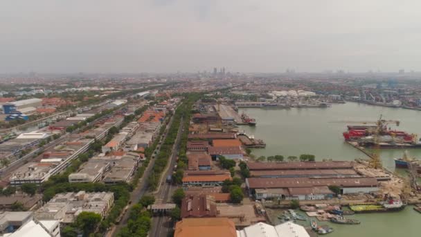 苏拉巴亚、爪哇和印度尼西亚的货物和旅客海港 — 图库视频影像