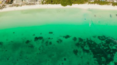 Beyaz kumlu plajlı Boracay Adası, Filipinler