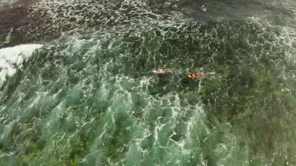 Surfing spot di pulau Siargao disebut awan 9. — Stok Video