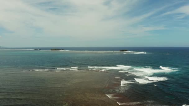 Islas tropicales en el océano. — Vídeos de Stock