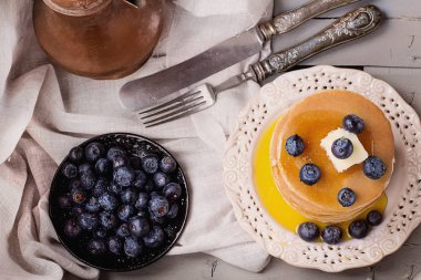  Krep rustik ahşap tahta üzerinde