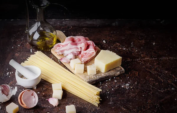 Makarna Carbonara malzemeler