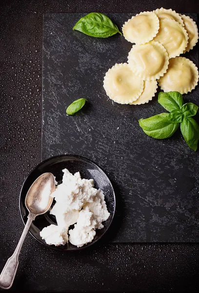 Pastas caseras frescas y Ravioli —  Fotos de Stock