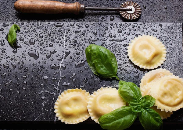 Pastas caseras frescas y Ravioli —  Fotos de Stock