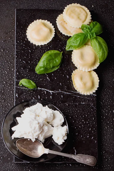 Pastas caseras frescas y Ravioli —  Fotos de Stock