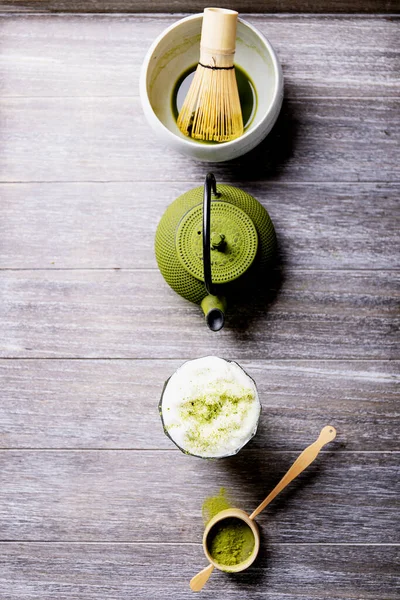 Zubereitung Von Matcha Tee Verschiedene Matcha Tee Utensilien Auf Grauem — Stockfoto