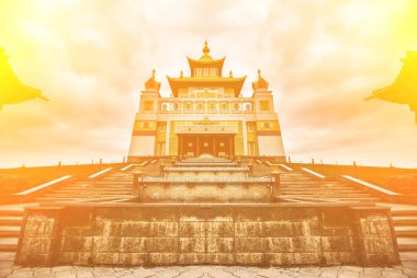Bhuddhist tapınağının fotoğrafı - Buda Shakyamuni'nin khurul altın meskeni