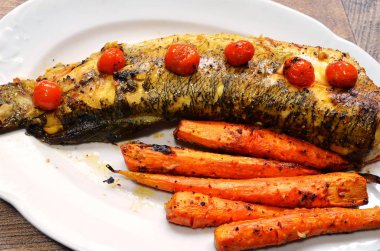 sebzeli fırında balık