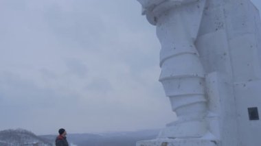 sanat konusunda hava atan, bir devrimci Anıtı 1927, Sovyet dönemi lideri ve bir adam arıyorum, bu gözlem güverte ve hareketli onun granit çit