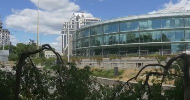 Saljut otel ve yaz aylarında Ukrayna Kiev başkenti Slava meydanında çocuk Merkezi yaratıcılık